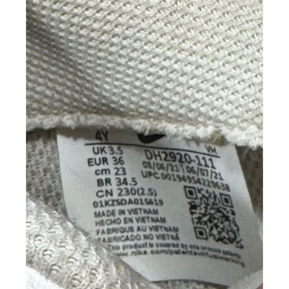 Nike Air Force 1 Low (GS) Youth's Sz 4Y Sneakers Triple‎ White